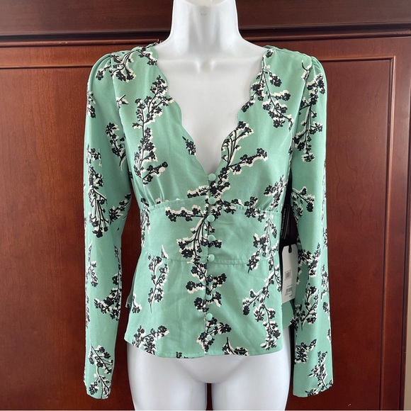 NWT Leith green wing space Delila floral blouse - Picture 2 of 6